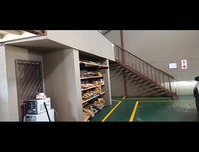 INDUSTRIAL FOR SALE IN SEBENZA